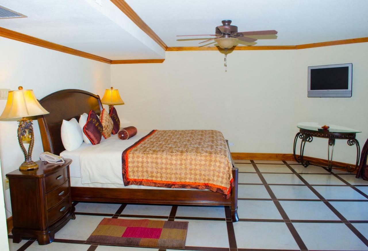 Accra Hotel Christ Church